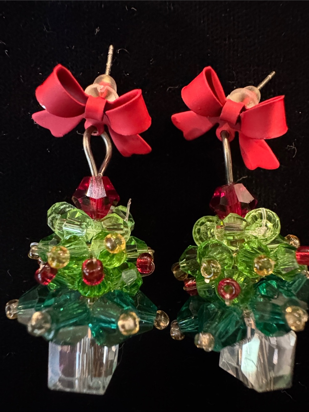 Cute Green & Red Beaded Christmas Tree  Post Earrings